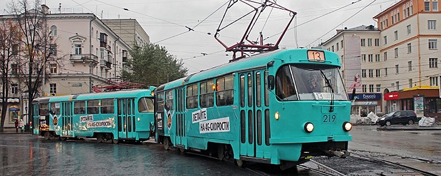 Из-за драки пассажиров в центре Екатеринбурга встало движение трамваев