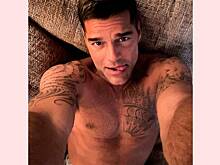 52-летний Рики Мартин опубликовал фото топлес