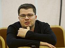 С любовью про альтер эго: Гарик Харламов снял документалку об Эдуарде Суровом