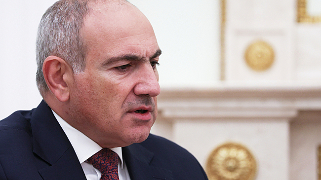 Премьеру Армении мешают беженцы из Карабаха