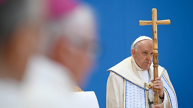 Папа римский назвал продажу оружия двигателем конфликта на Украине