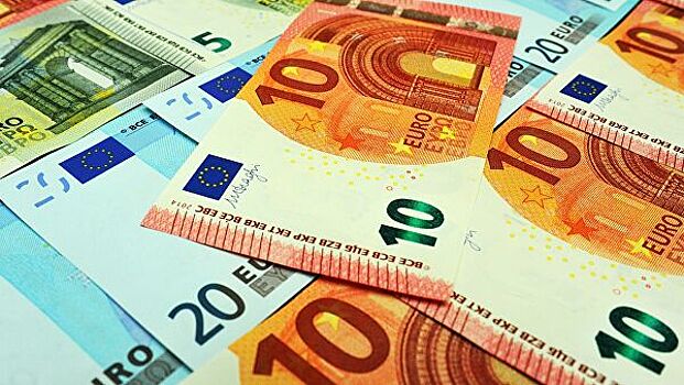 Официальный курс евро на среду вырос до 70,52 рубля