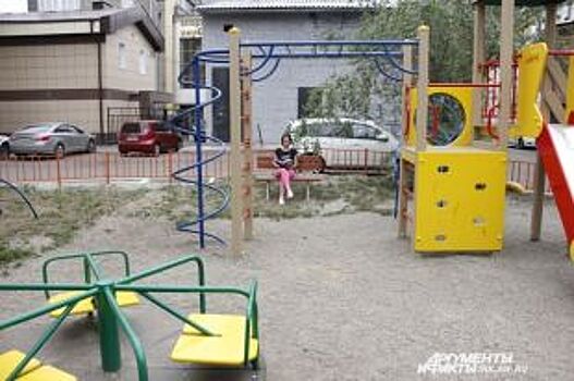 Около 60 детских площадок отремонтируют в Октябрьском округе Иркутска