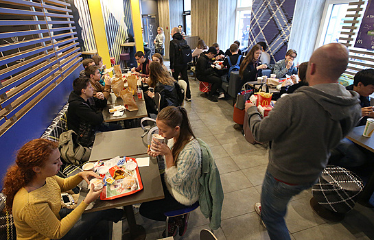 Москвичка требует от McDonald’s более 1 млн рублей за свое падение