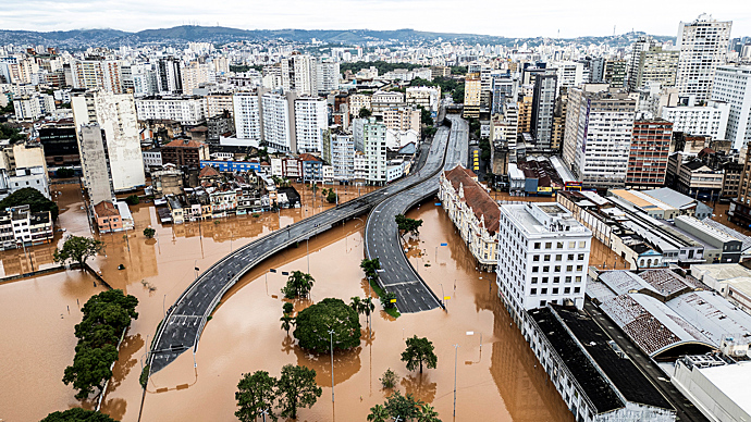 Сильнейшее наводнение за 80 лет: кадры потопа в Бразилии