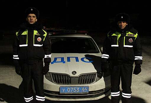 В Саратове автоинспекторы помогли мужчине, разбившему голову о металлическое ограждение