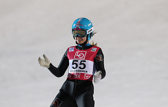 Яковлева завоевала золото на этапе КМ по прыжкам на лыжах