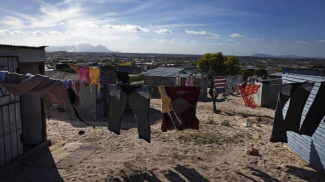 Китай стал тратить на бедные страны меньше и получать с них больше