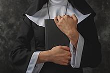 Влюбившуюся в священника монахиню заподозрили в сексе с ним