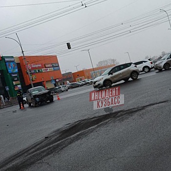 Серьезное ДТП произошло на кемеровском перекрестке