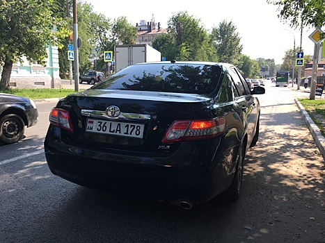 В Саратове ловили водителей авто с иностранными номерами