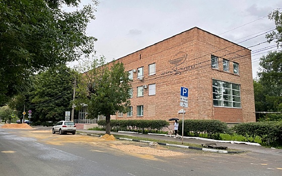 В Рязани депутаты облдумы помогли решить проблему с парковкой у медцентра