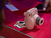 В России спрос на фотоаппараты моментальной печати в 2022 году сократился на 33%