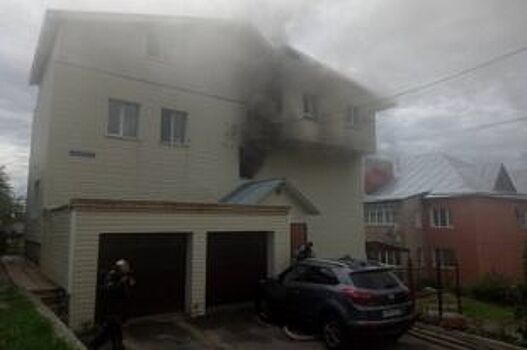 На пожаре во Владимире огнеборцы спасли ребенка