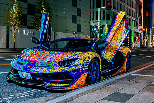 Фото: Lamborghini Aventador превратили в абстрактный шедевр импрессионизма