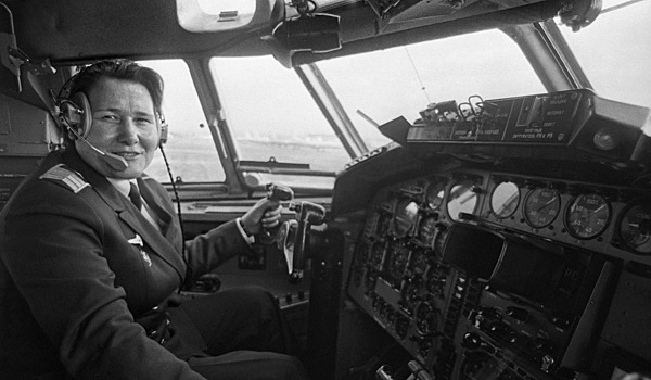 Единственная женщина со званием заслуженного пилота СССР: история свердловчанки Ираиды Вертипраховой