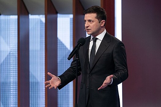 Поездку Зеленского на элитный курорт объяснили