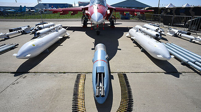 ФСВТС: Россия планирует подписать контракты на экспорт легких штурмовиков Як-130