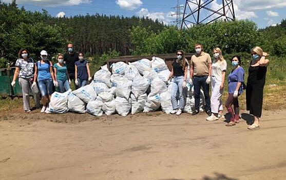 Специалисты Курскоблприроднадзора убрали мусор на Суворовском пляже