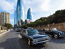 В Баку прошел парад ретро-автомобилей