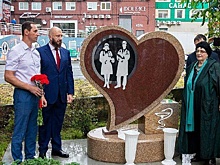 Во Владивостоке торжественно открыли мемориал врачам
