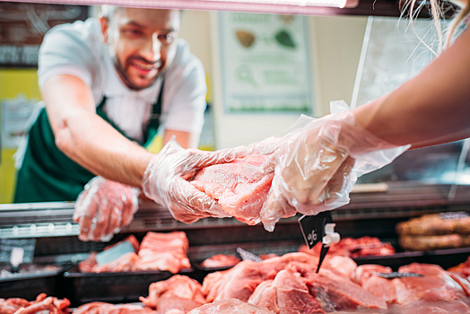 Названы причины порчи мяса до истечения срока годности