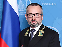 Коктейль Молотова в забор посольства: угрозы дипломатам в Канаде переросли в открытое нападение