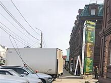 В Сызрани на девушку рухнул провод связи, сбитый пивным грузовиком