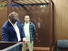 Сын чиновника обирал членов семьи своей невесты по очереди