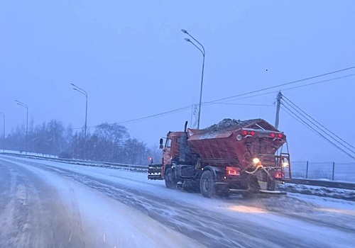 70 единиц техники выйдут убирать снег в Курске ночью