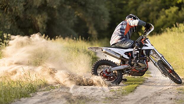 «Прости, пожалуйста!»: 12-летний подросток погиб после столкновения питбайка с авто на перекрестке