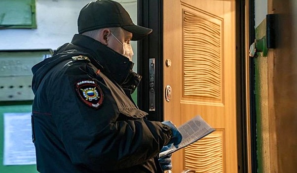 Матери вернувшейся из-за границы туристки пришлось объясняться с Роспотребнадзором через полицейских