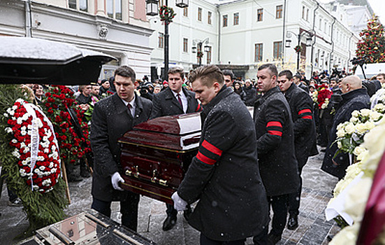 Евгению Добровольскую похоронили на Троекуровском кладбище