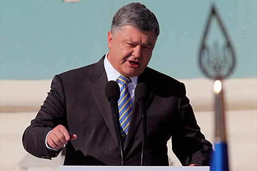 Порошенко поручил включить Россию в список стран «миграционного риска»