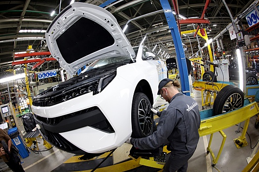 Названы сроки выпуска новых моделей "Москвичей"