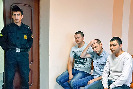 Задержавшие работника прокуратуры автоинспекторы получили сроки
