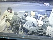 Замглавы МВД Украины устроил скандал на границе с Донбассом