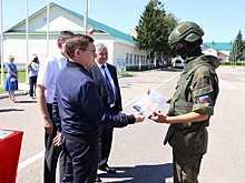 «Быть с теми, кто защищает страну»: «Единая Россия» передала автомобили бойцам в Костроме
