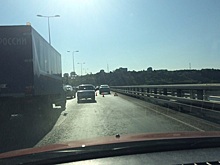 Огромная пробка растянулась по метромосту из-за ДТП