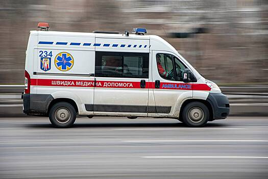 Мужчина выпал из окна на пятом этаже ТЦК в украинском городе