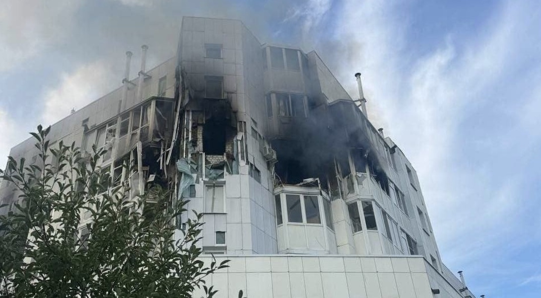 Четыре беспилотника ВСУ атаковали многоквартирный дом в Белгородской области