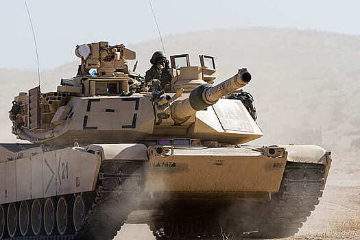 США передадут Украине вспомогательные машины, защищающие танки Abrams от захвата российскими военными