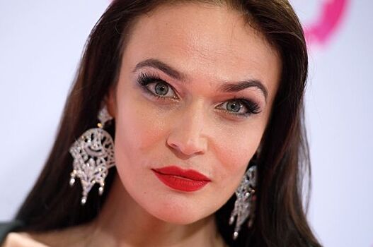 Самолет с сыном Водонаевой развернули при обострении ситуации в Иране