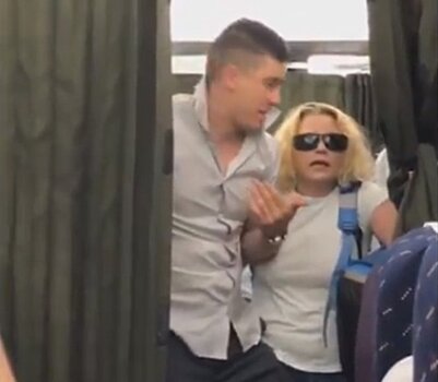 Невменяемая пассажирка задержала рейс Сочи — Москва