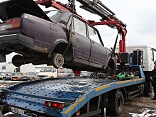 Бесхозный автомобиль убрали с Углового переулка