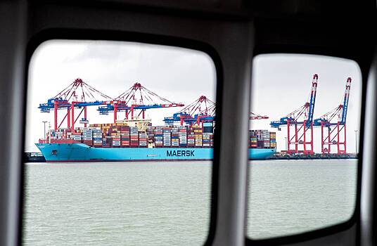 Maersk приостановила движение судов в Красном море