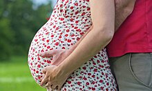 Британских врачей просят не называть беременных будущими мамами