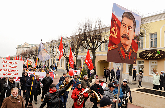 Почему Сталин не "убрал" Хрущева, хотя он поддерживал Троцкого