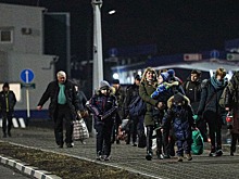 «Полотенце выдали, комнату выделили». Беженцы Донбасса рассказали, как их приняли в РФ