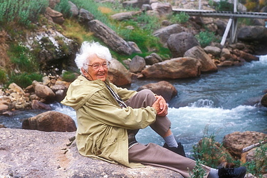 «Помню, как бежала, переступая через тела»